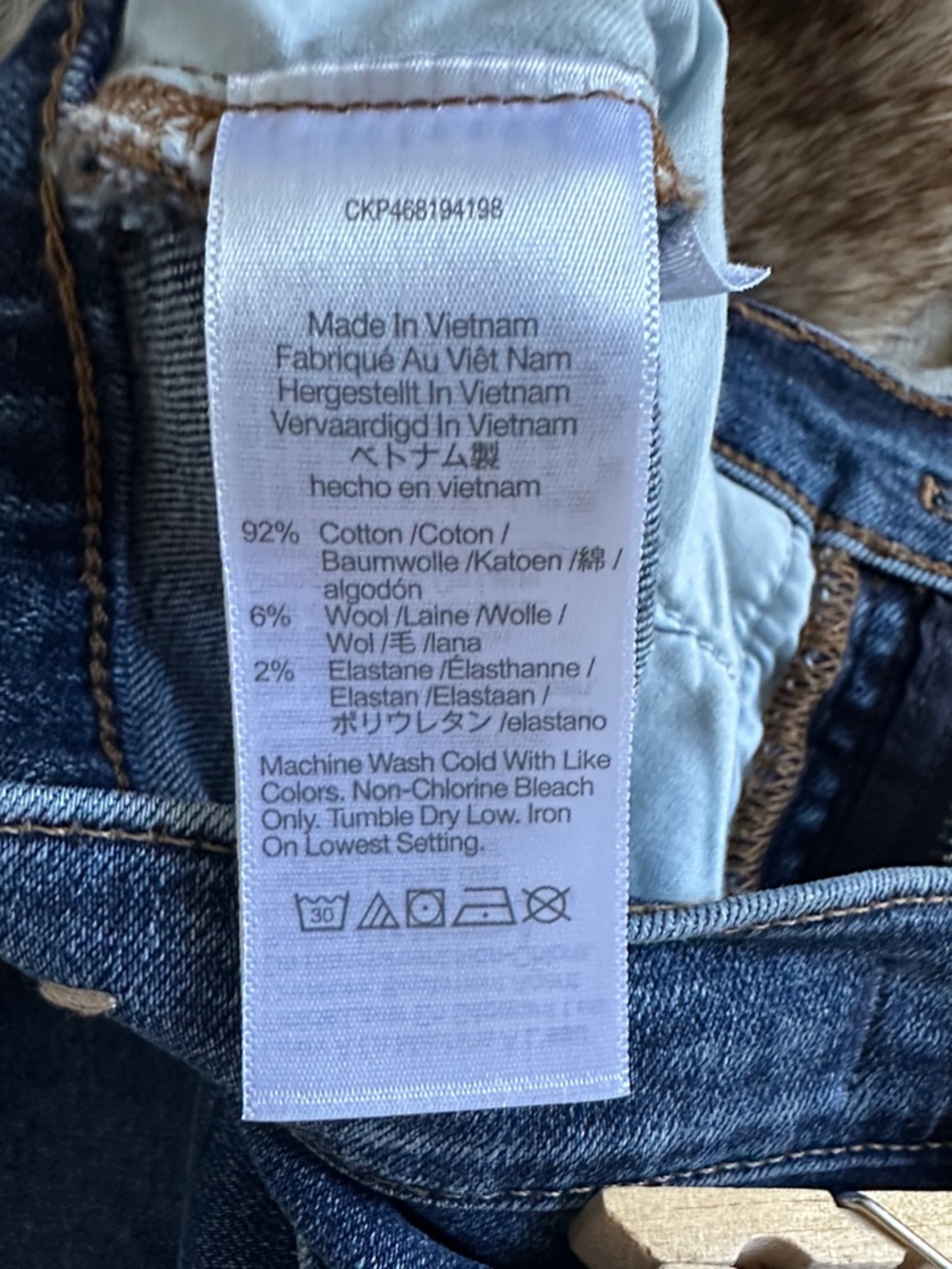 Madewell The Perfect Vintage Straight Jean in Bright Indigo Instacozy Edition 27 - Picture 8 of 9